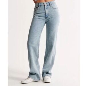 Abercrombie & Fitch 90’s Relaxed Jean